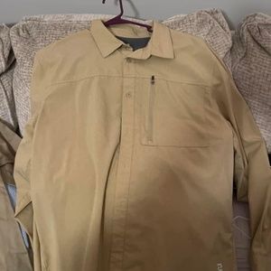 Medium long sleeve button up